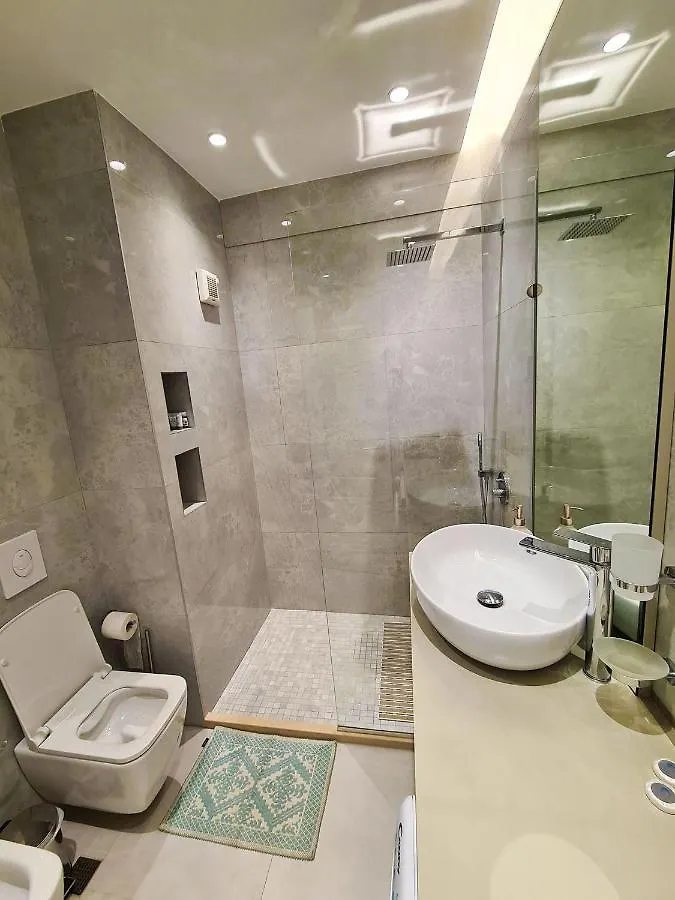 Comfort Apartment Tirana Center 0*,